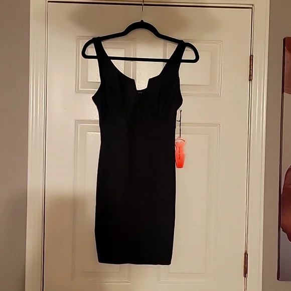 haute monde dress black Haute Monde Dress Ruched Side Little Black Sleeveless Bodycon Fitted M   Luxury on a Dime